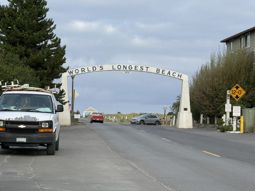 Long Beach arch landmark
