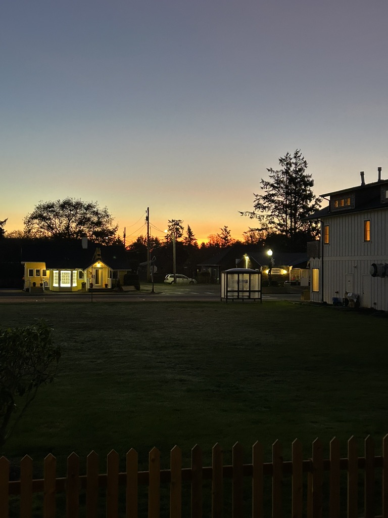 Night view over Pacific Avenue from Breeze's Driftwood Inn